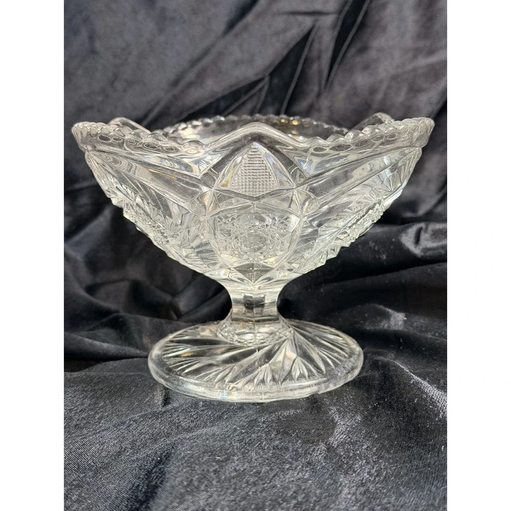 STUNNING Clear Cut Glass Candy Dish Bowl on Pedestal 4.5